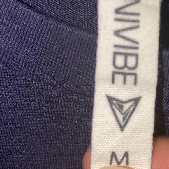 UNIVIBE SHIRT SIZE MEDIUM - Picture 2 of 3